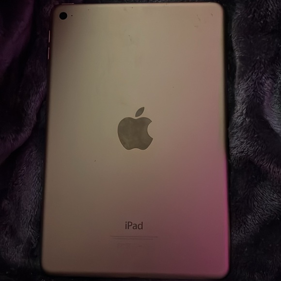 iPad mini 4 Rose Gold